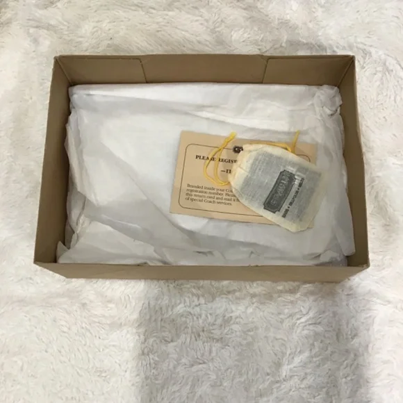 VTG Coach Dinky Black Leather Crossbody Shoulder Bag Minimalist Classic NYC - Picture 13 of 14